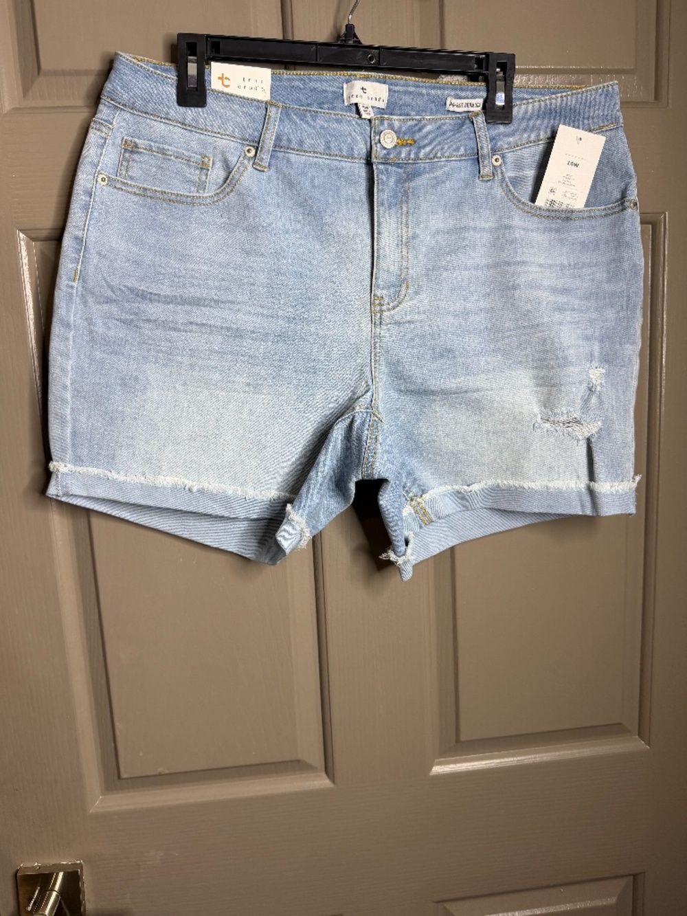 True Craft Women’s Mid-Rise Bermuda Shorts Size 16W NWT